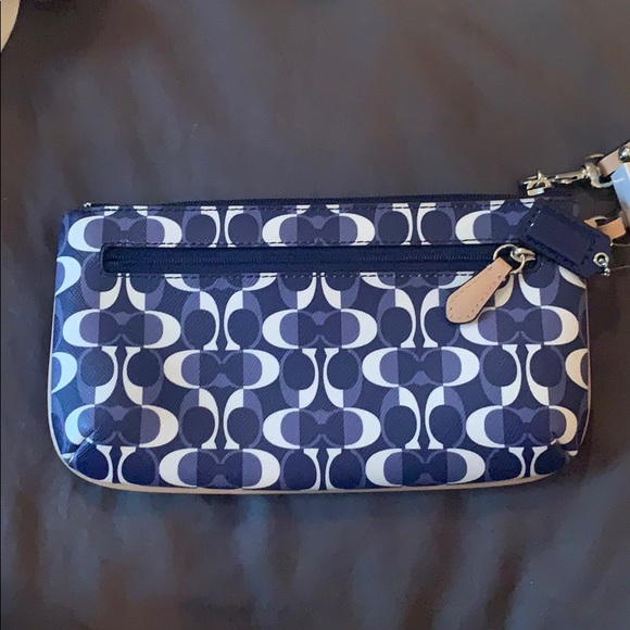 Coach Wristlet NWT!! - Picture 3 of 5